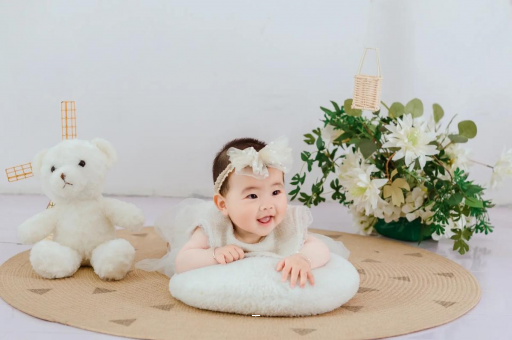 东海宝宝喜欢侧着睡